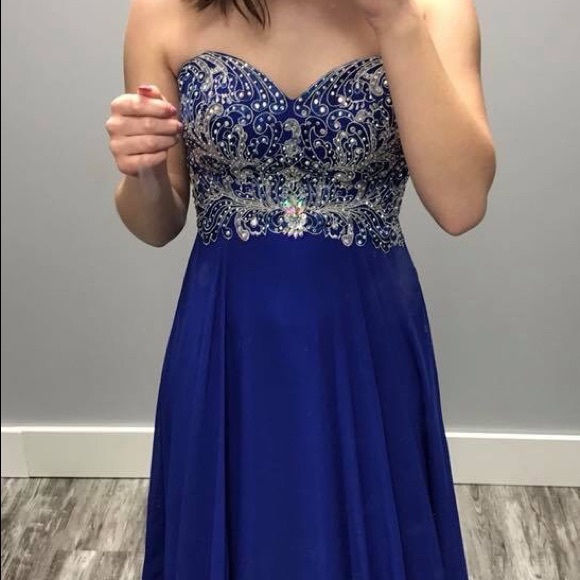 Prom dress - Picture 3 of 3